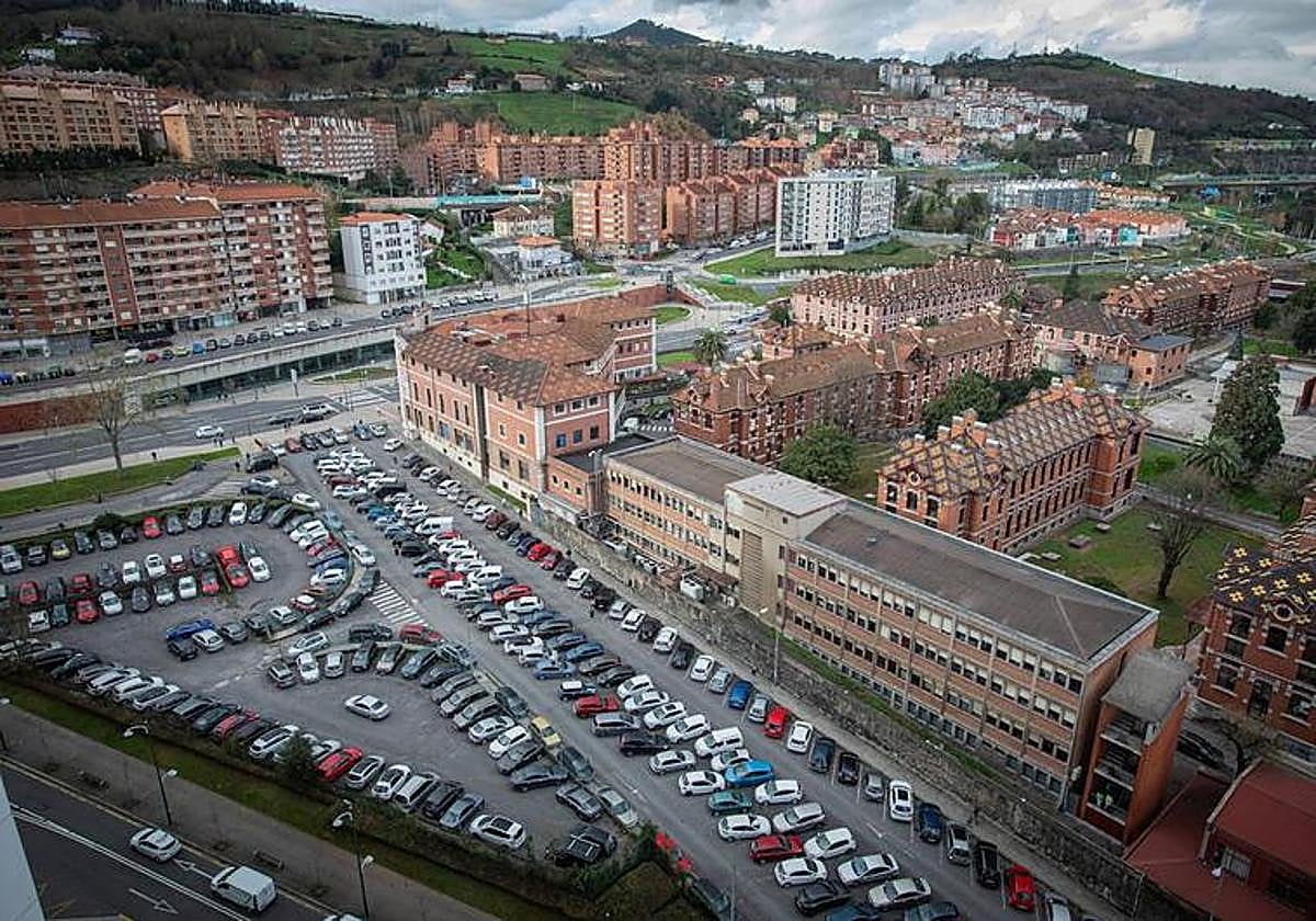 La futura Facultad de Medicina ocupará los terrenos del aparcamiento, unos 5.200 metros cuadrados.