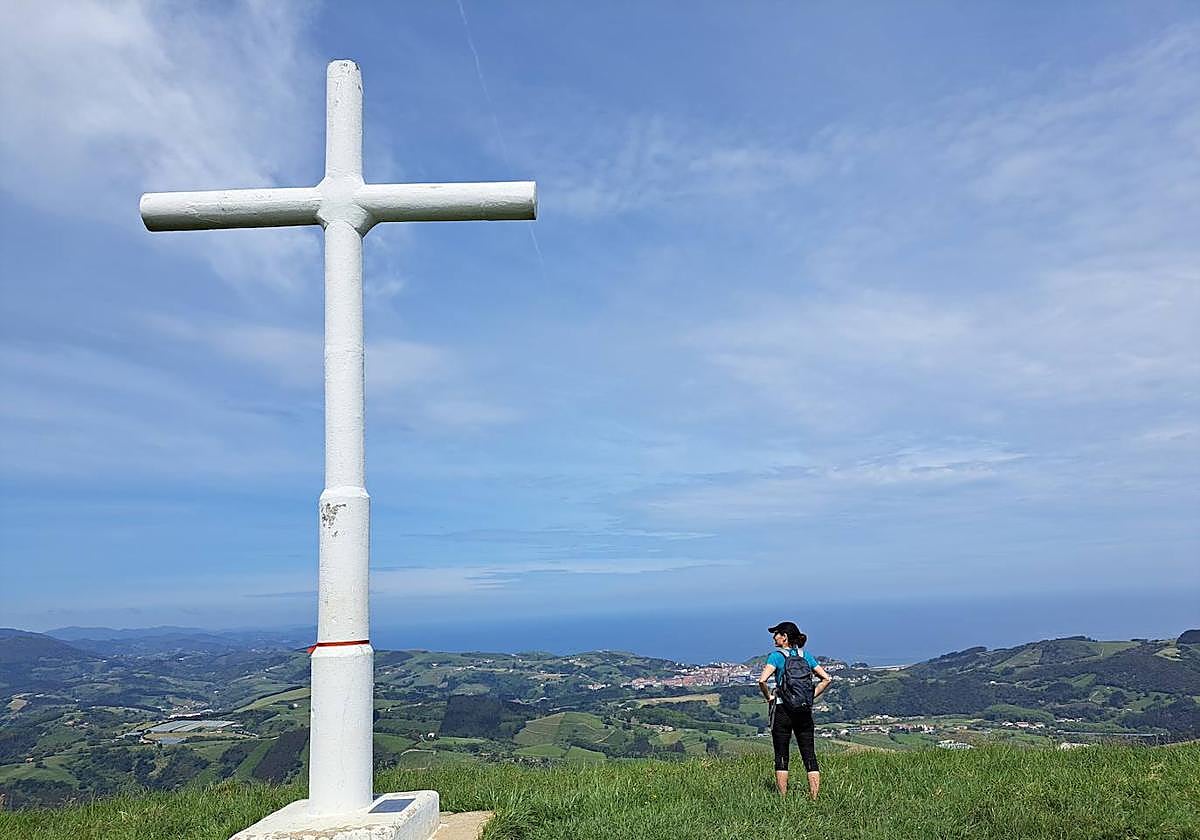 Indamendi, con la vista perdida en el mar