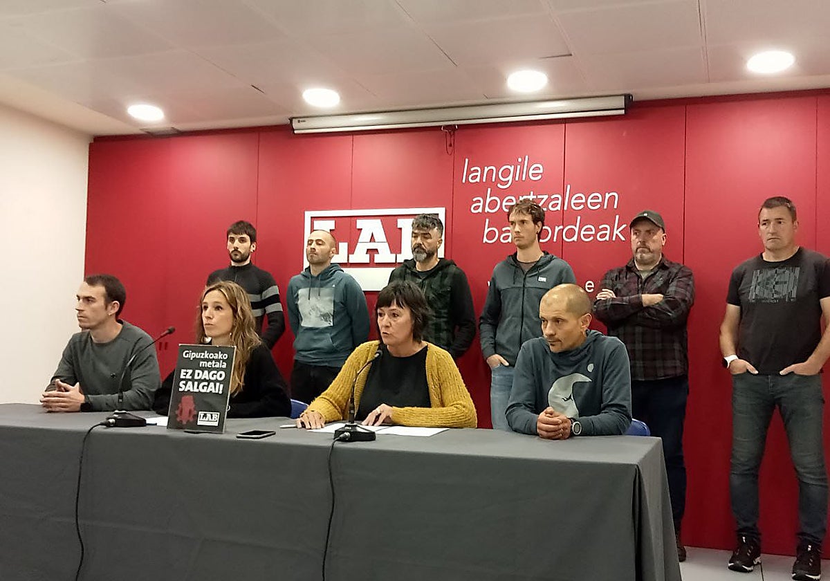 Usua Lasa y Cris Jete, en el centro, responsables del Metal de LAB