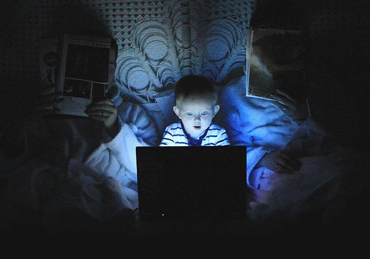 Los trucos de los niños para evitar ser espiados por sus aitas en internet