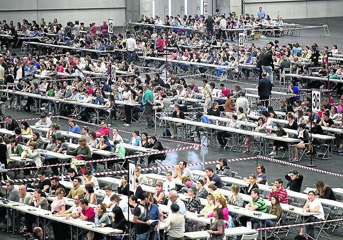 Educación reduce a casi la mitad las plazas sin perfil de euskera en la OPE del lunes