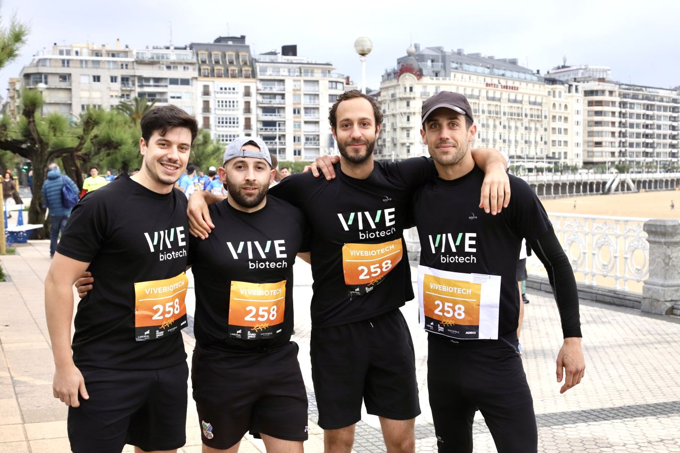 Gran ambiente en la Carrera de Empresas de Donostia