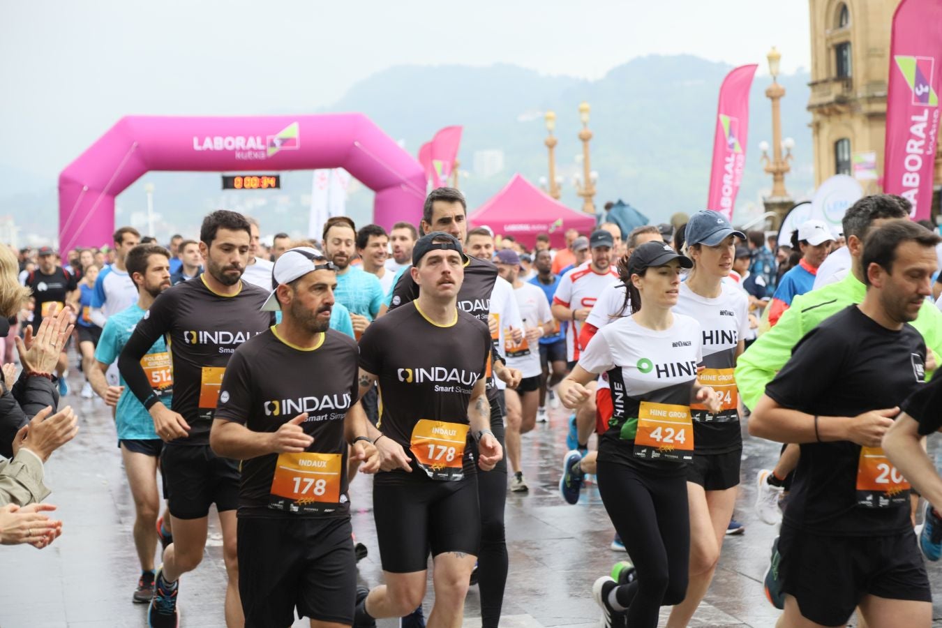 Gran ambiente en la Carrera de Empresas de Donostia