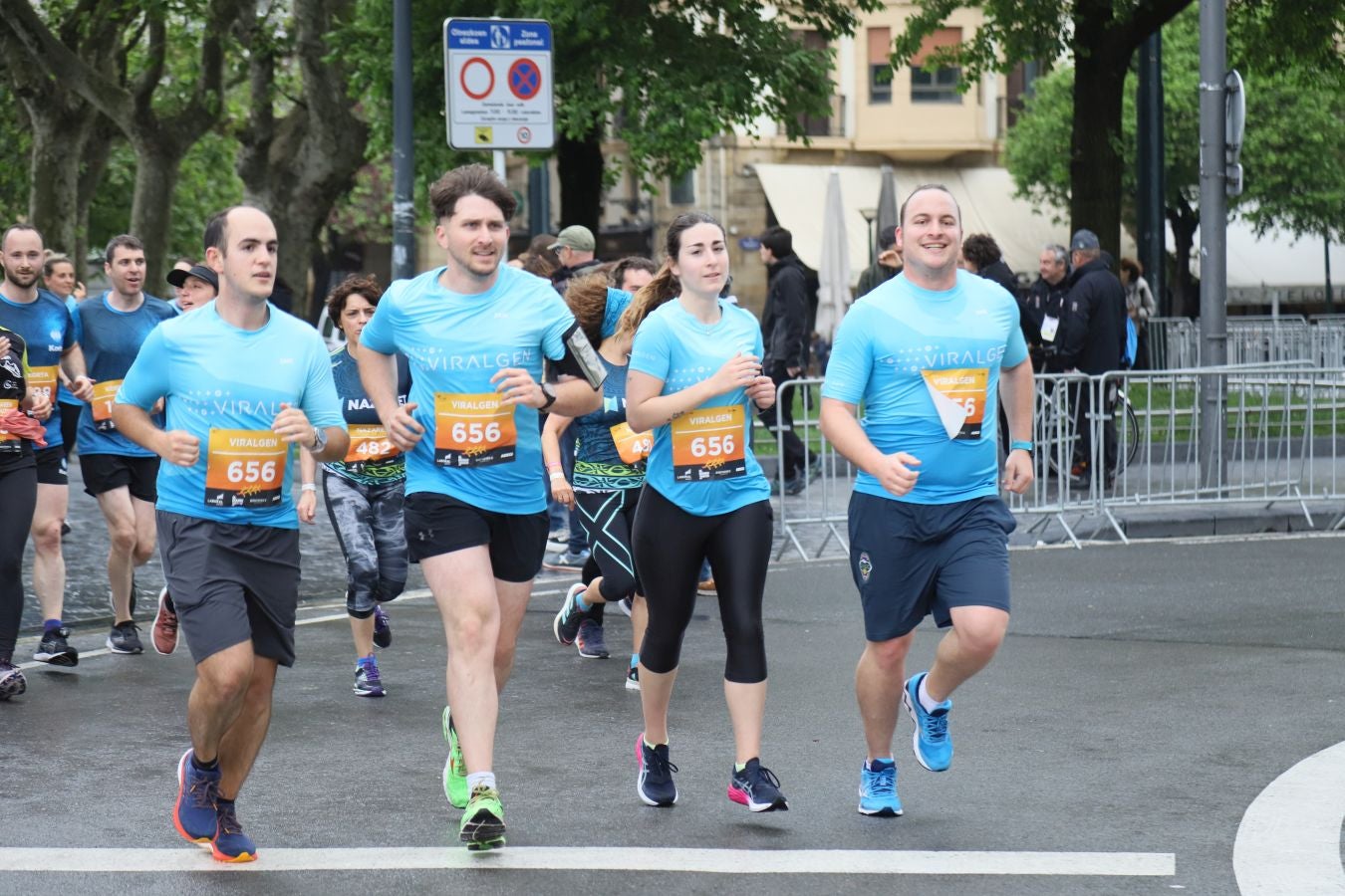 Los corredores, a su paso por la Parte Vieja