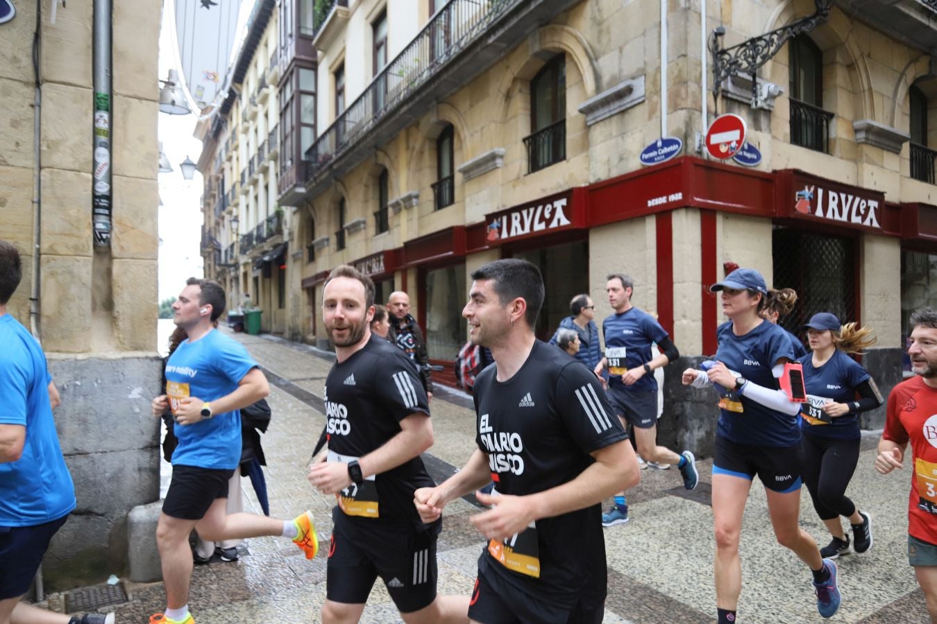 Los corredores, a su paso por la Parte Vieja