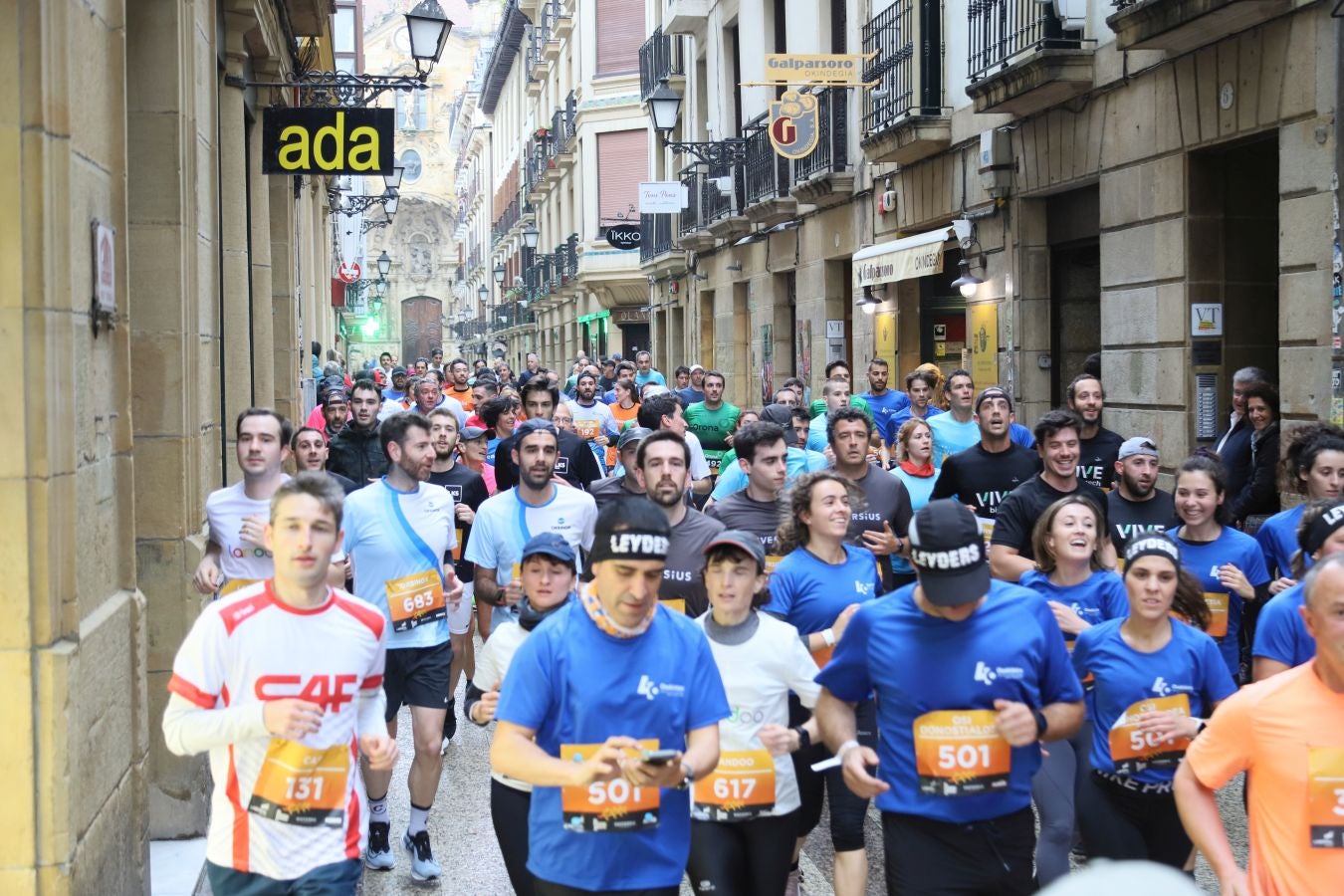 Los corredores, a su paso por la Parte Vieja