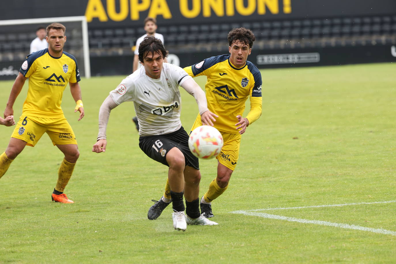 Alain Oyarzun acerca la permanencia al Real Unión