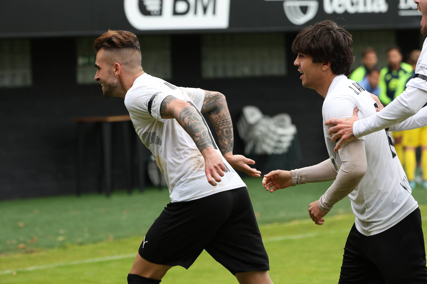 Alain Oyarzun acerca la permanencia al Real Unión