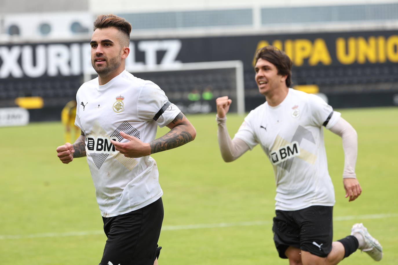 Alain Oyarzun acerca la permanencia al Real Unión