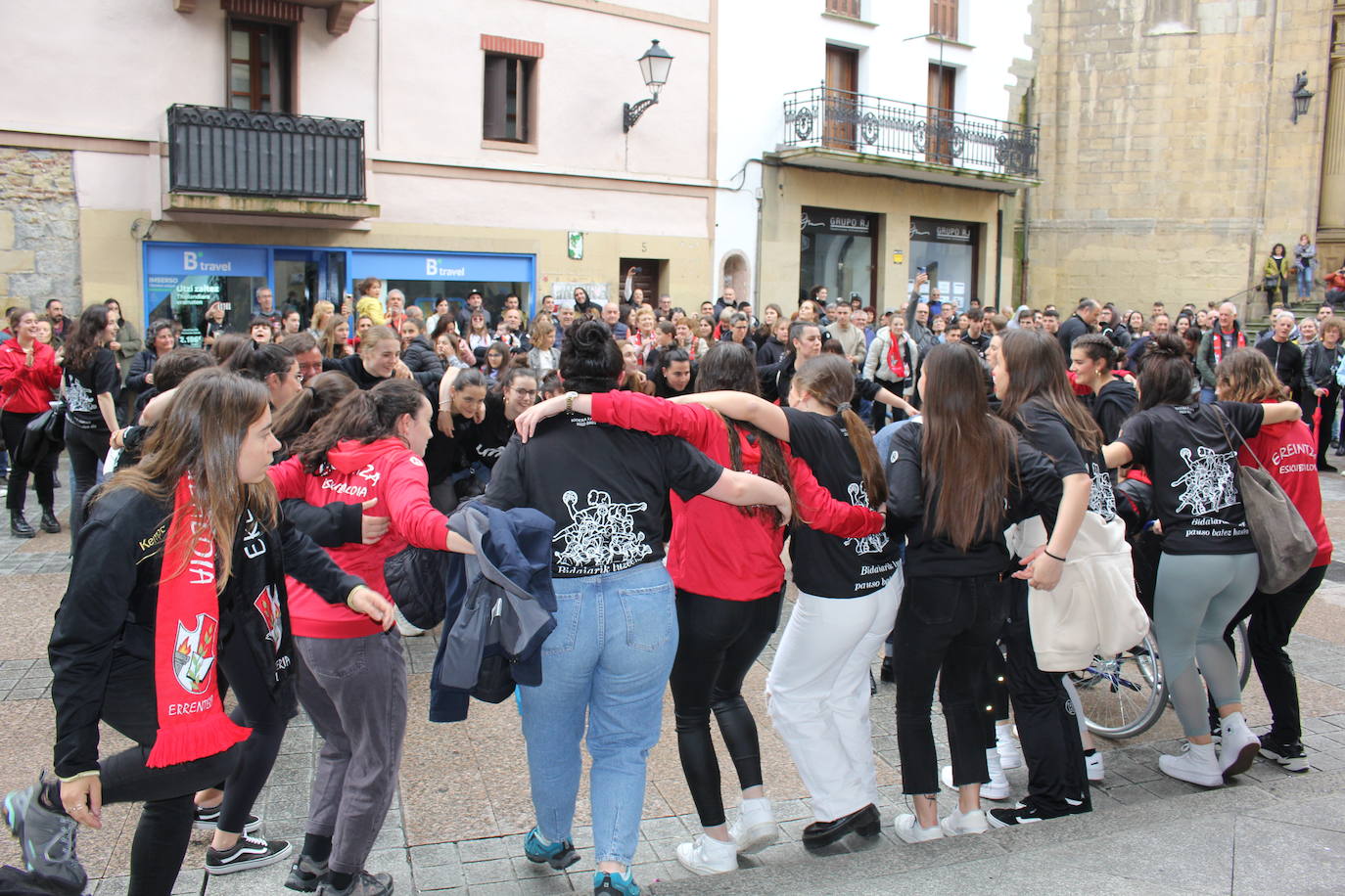 Fiesta en Errenteria con el ascenso del Ereintza