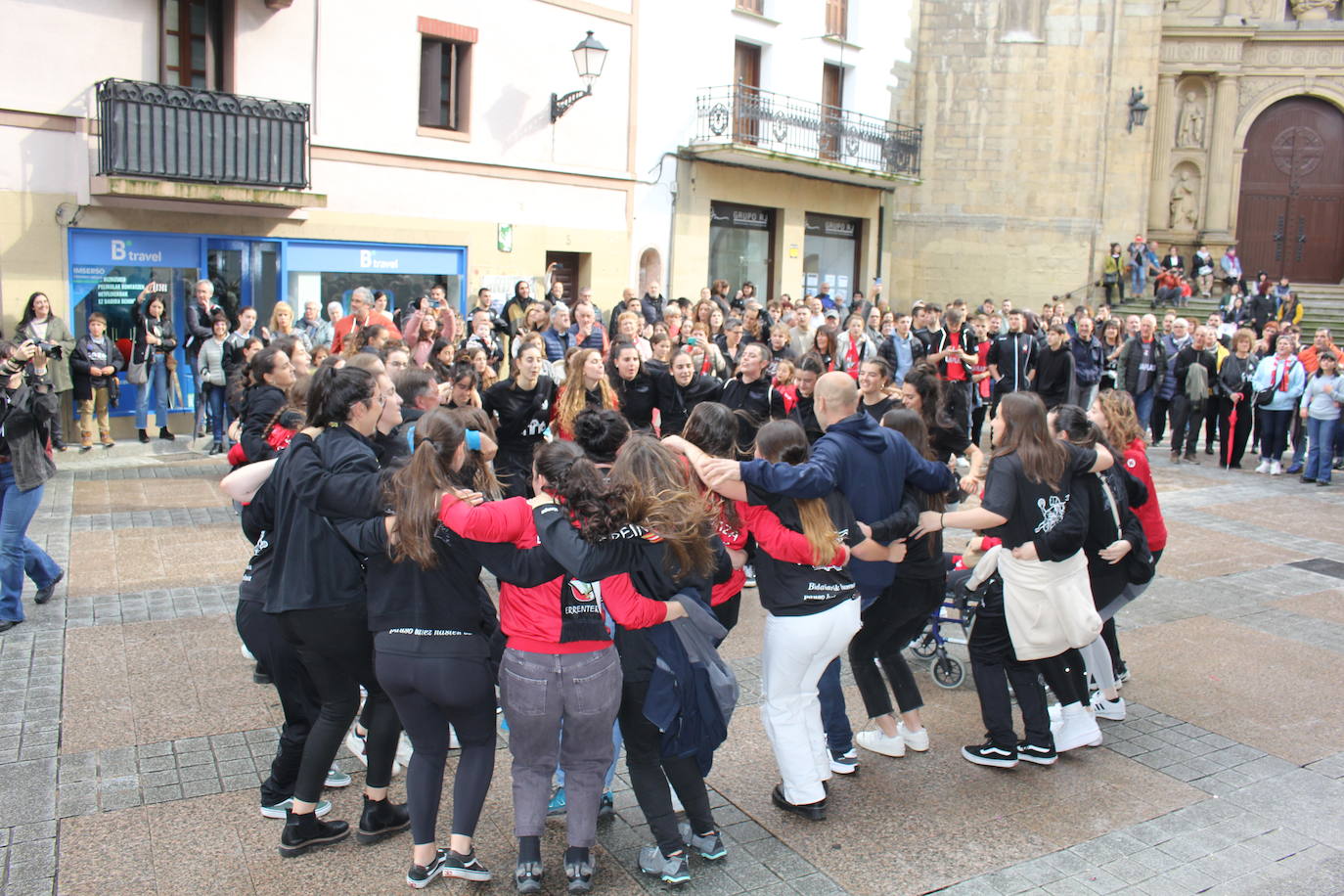 Fiesta en Errenteria con el ascenso del Ereintza