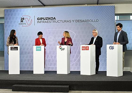 Echeveste, Iriarte, Mendoza, Asensio y Lezama, en un momento del debate.