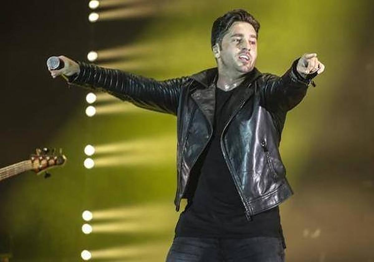 David Bustamante, durante un concierto. El cántabro actuará el 16 de junio en la plaza San Juan de Irun.