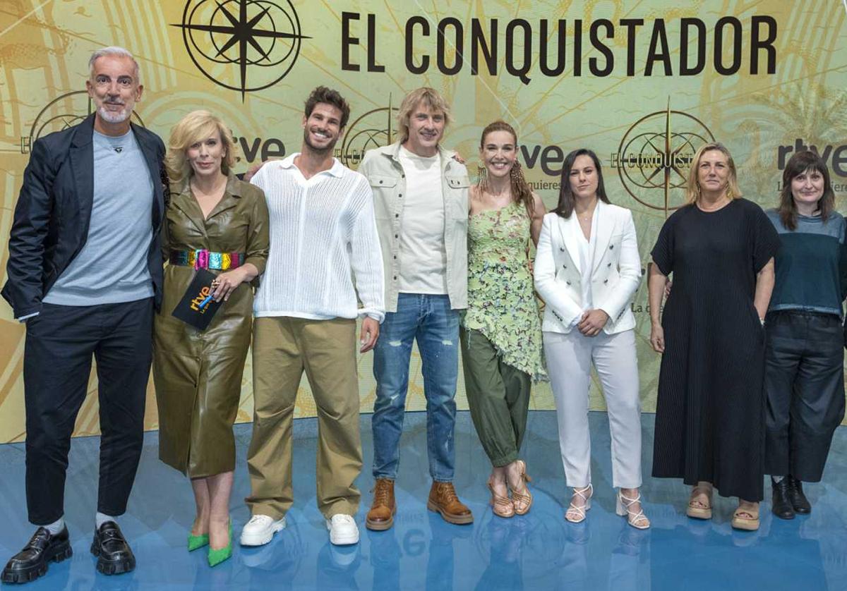 Patxi Alonso, María Eizaguirre, Cesc Escolá, Julian Iantzi, Raquel Sánchez Silva y responsables de RTVE.