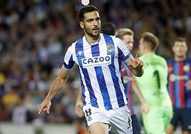 Merino celebra su gol, este sábado en el Camp Nou.