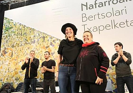 Saioa Alkaiza, txapela irabazi ostean.