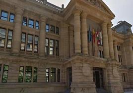 La Audiencia de Gipuzkoa mantiene el proceso judicial contra el masajista acusado de abusos en Donostia