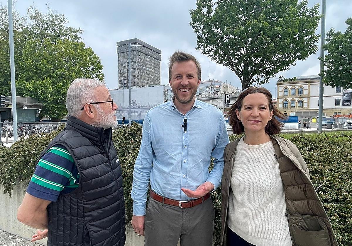 Borja Corominas, en el centro.