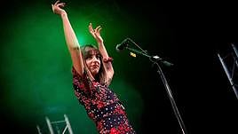 Chica Sobresalto Sara Azurza, Ezpalak eta Havalinarekin izango da aste-bukaeran Sanagustinen.