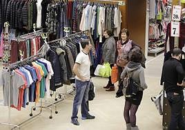 El Ayuntamiento de San Sebastián estudia la petición de los comerciantes de suspender el outlet de Anoeta