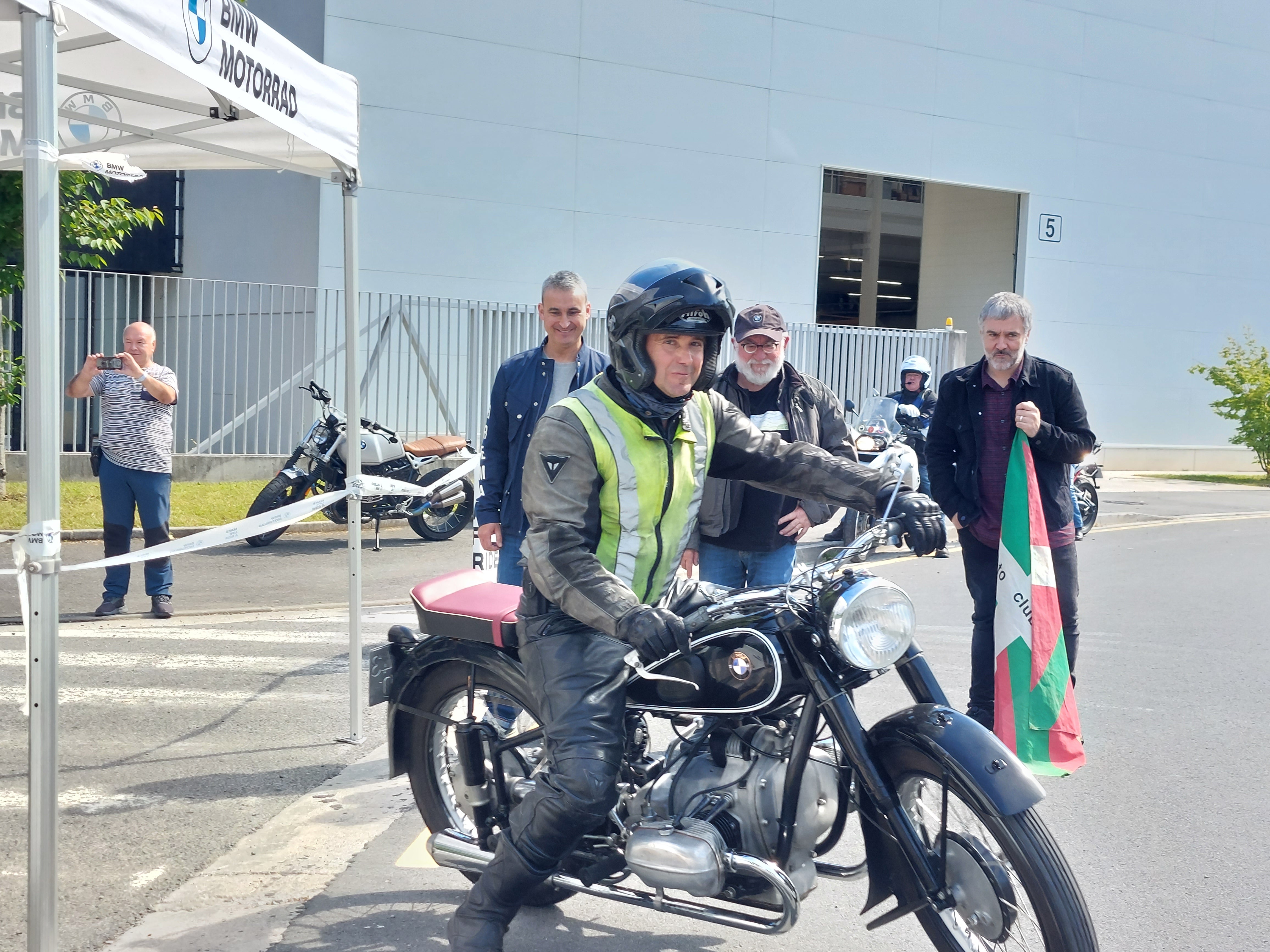 Espectacular encuentro de motos BMW en Astigarraga