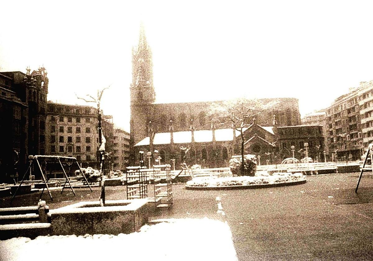 Escuelas de Viteri en la plaza Cataluña.