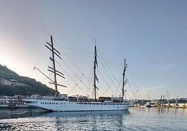 El 'Sea Cloud Spirit', en Pasaia