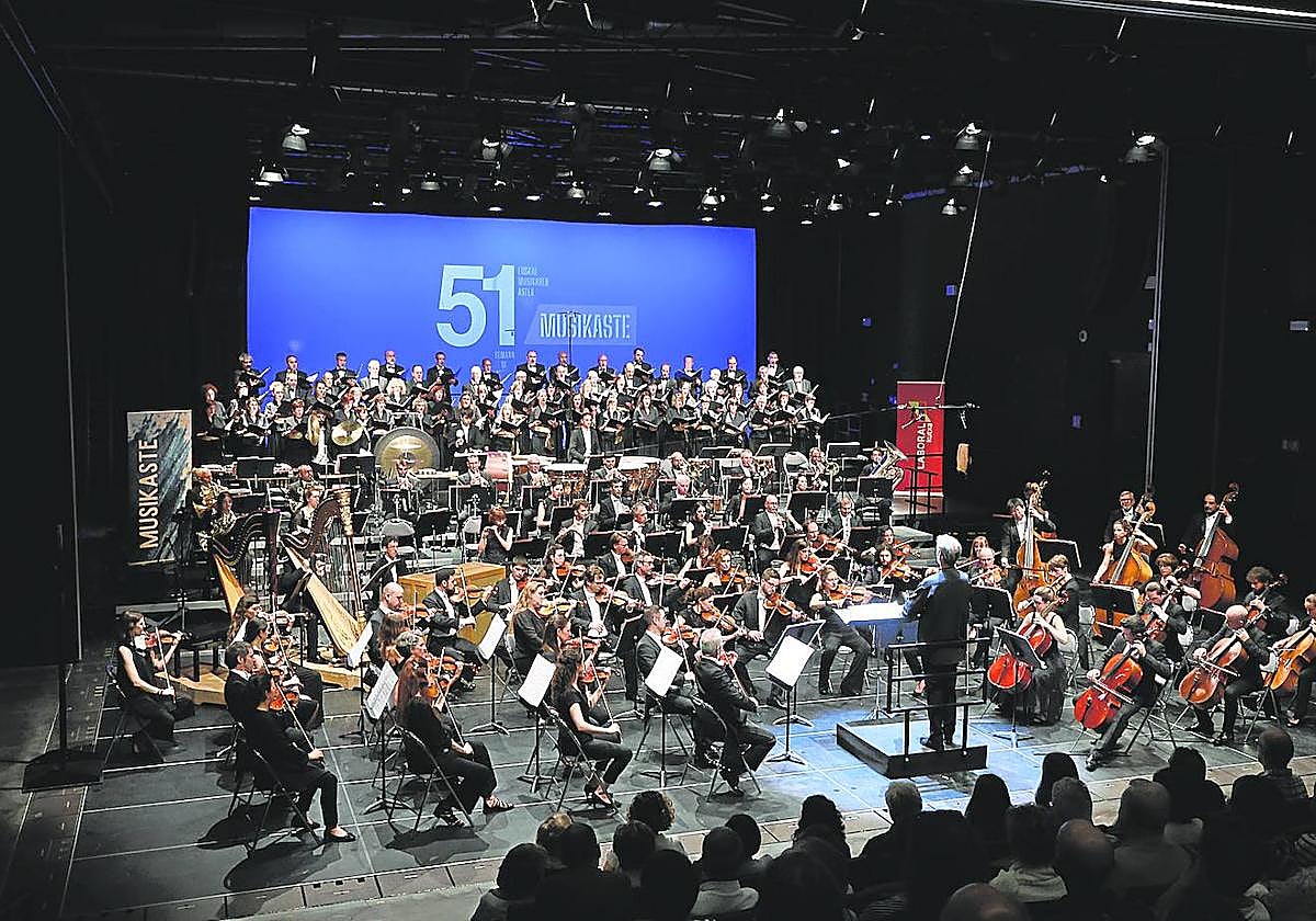 Actuación de la Euskadiko Orkestra ayer tarde en Errenteria.