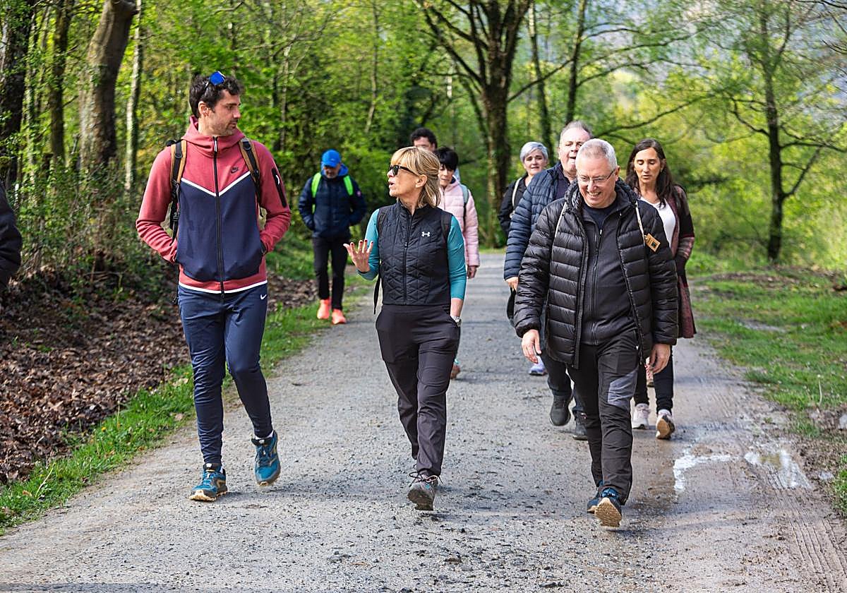 u Gipuzkoa. Mikel Lezama y Eider Mendoza, en la campaña electoral. ferenando de la hera