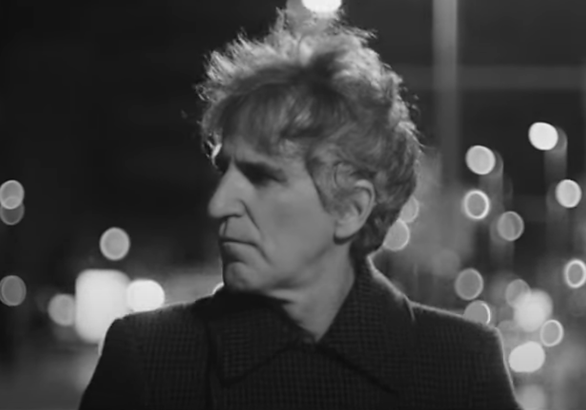 Mikel Erentxun adelanta dos canciones de su nuevo disco «analógico y setentero»