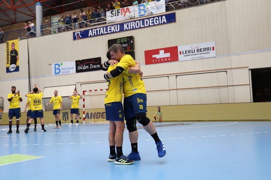 El partido del Bidasoa y las despedidas, en imágenes