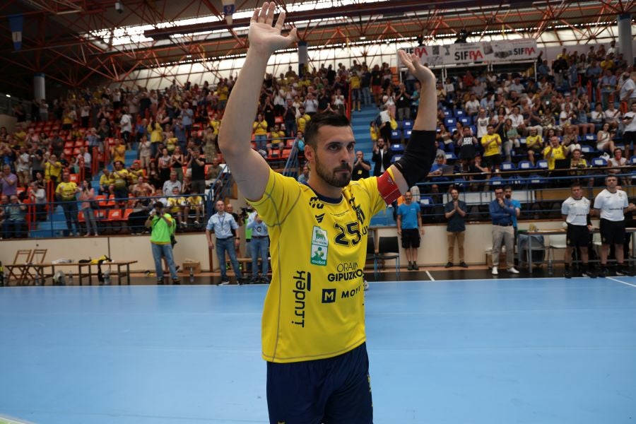 El partido del Bidasoa y las despedidas, en imágenes