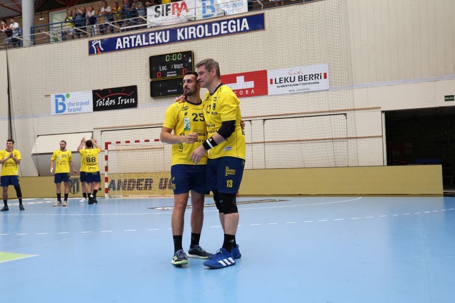 El partido del Bidasoa y las despedidas, en imágenes