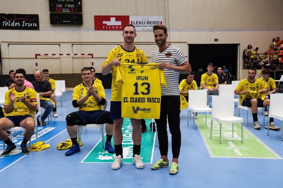 El partido del Bidasoa y las despedidas, en imágenes