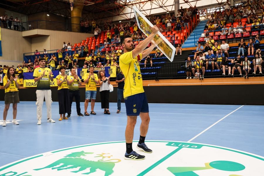 El partido del Bidasoa y las despedidas, en imágenes