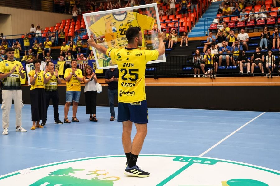 El partido del Bidasoa y las despedidas, en imágenes