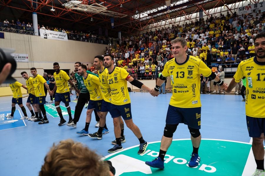 El partido del Bidasoa y las despedidas, en imágenes