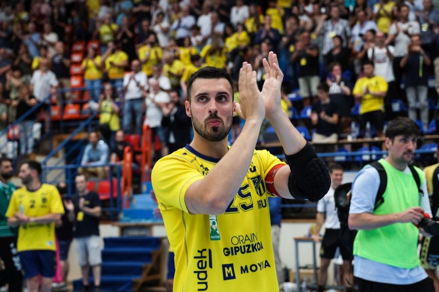 El partido del Bidasoa y las despedidas, en imágenes