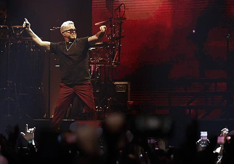 Más de 11.000 personas arroparon al cantante en su vuelta.