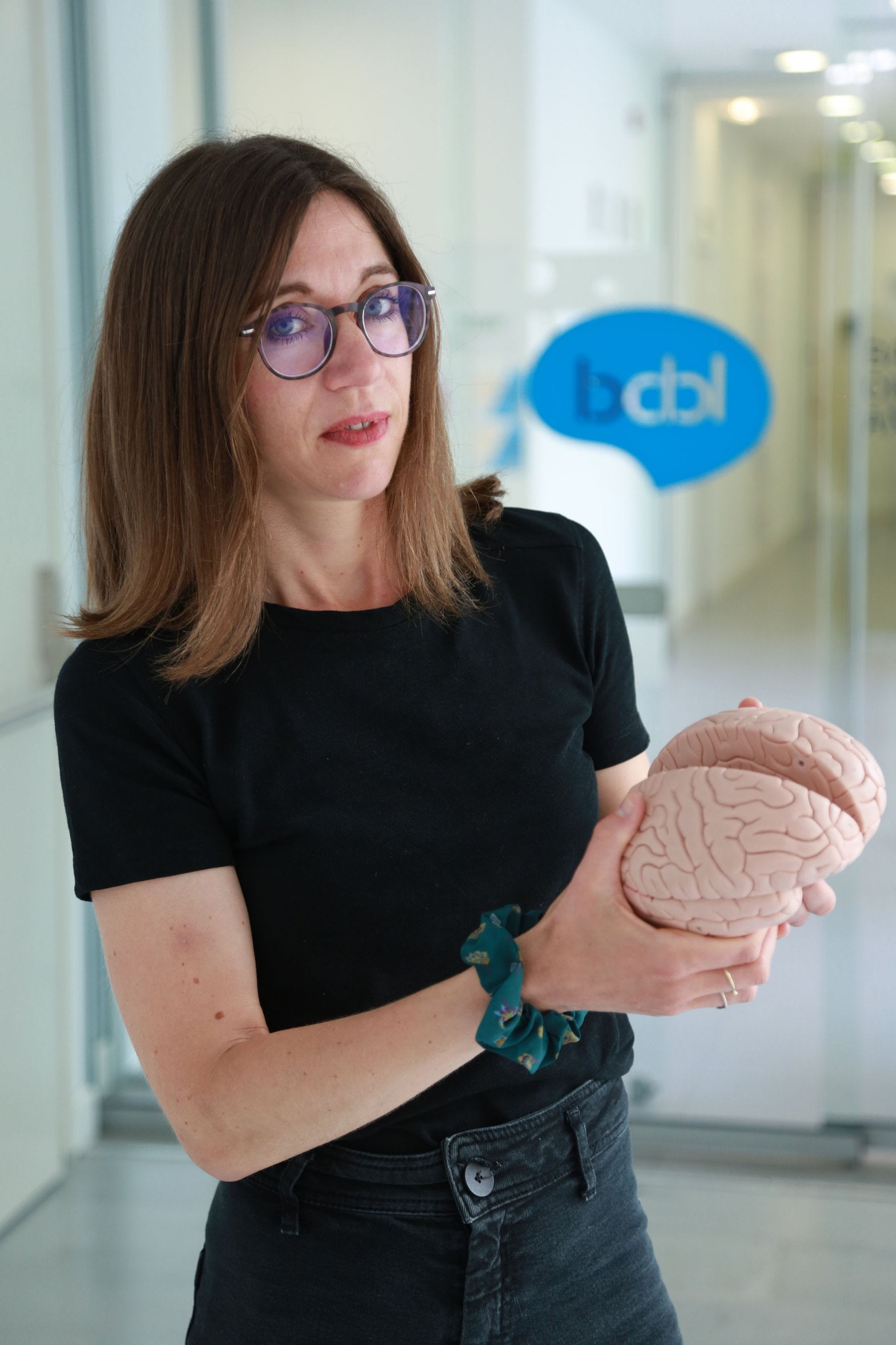 La investigadora Marie Lallier, en la sede del BCBL en Donostia.