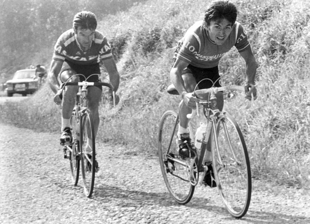 Txomin Perurena y Vicente Belda durante una carrera en 1971.