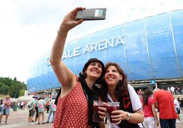 Miles de franceses disfrutan del rugby en Anoeta
