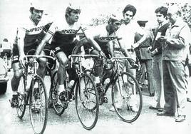 MIguel Mari Lasa, José Nazabal y Txomin Perurena, en la salida de un Campeonato de España por regiones.