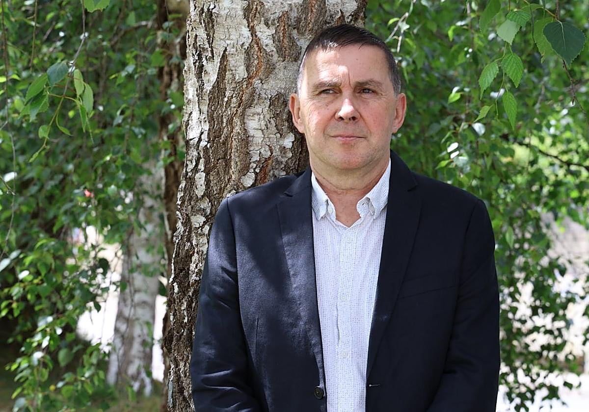 Otegi, el pasado viernes, en el barrio de Igara en Donostia.