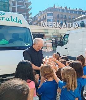 Imagen secundaria 2 - San Sebastián convierte sus caminos escolares en obras de arte
