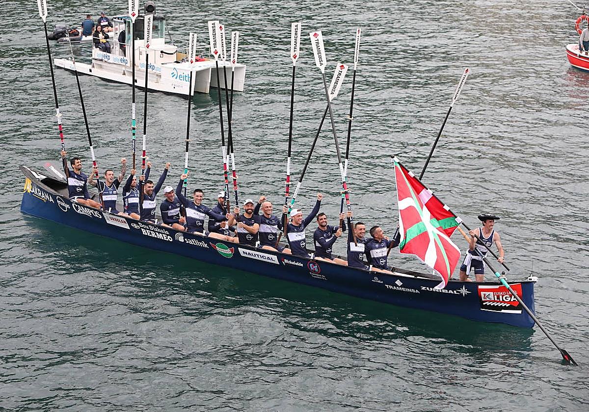 Urdaibai celebra la victoria en Ondarroa.