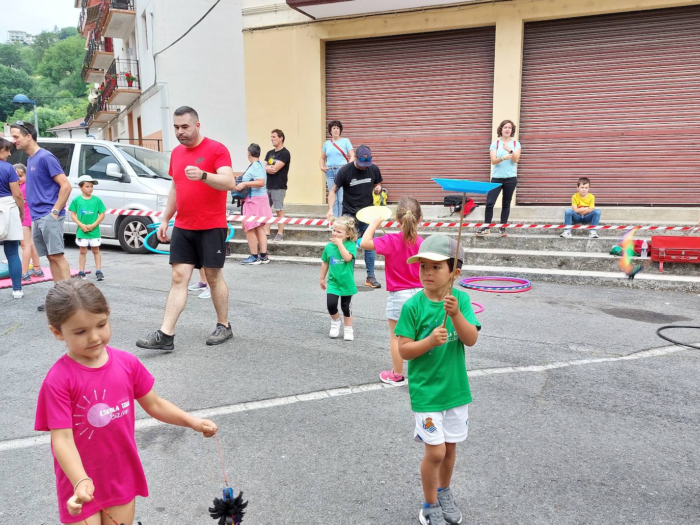 Eskola Txikien garrantzia aldarrikatu dute Lizartzan