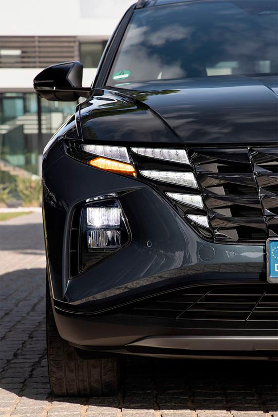 Detalle de las exclusivas luces de conducción diurna de led (DRL), que est†n integradas en la parrilla.