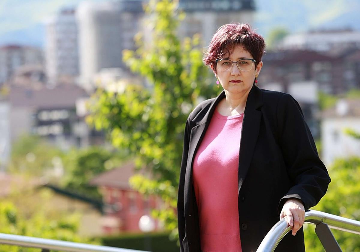 La irundarra Mari Luz Lamana lleva viviendo más de tres años con coronavirus.