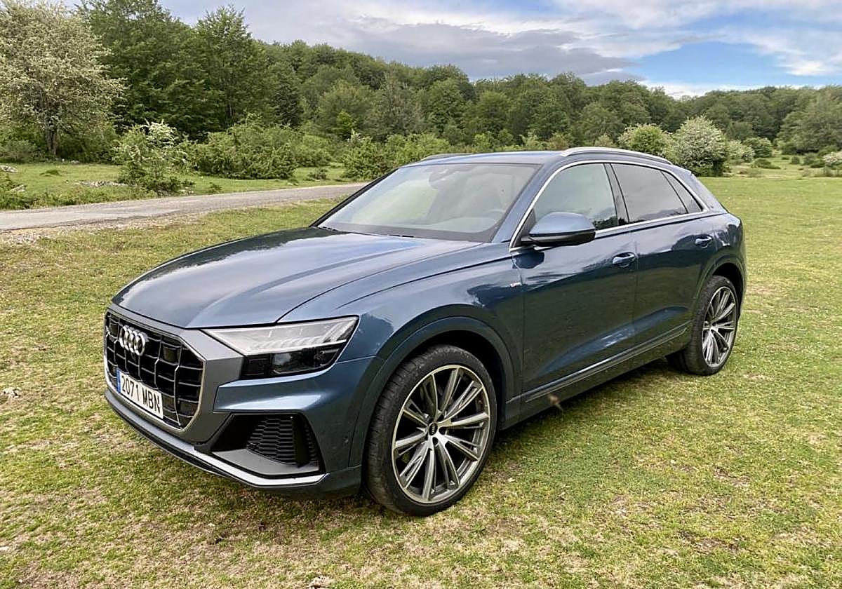 Un vehículo que sirve para todo:circular por carretera cómodamente osubir a Opakua (en la imagen) por loscaminos de piedra sin despeinarse...